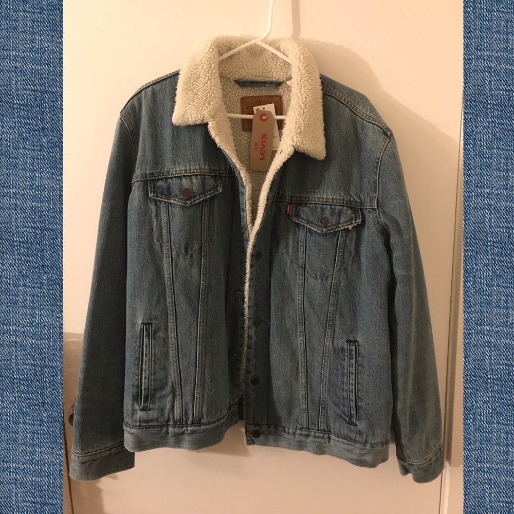 NWT Levis Denim Sherpa Trucker Jacket Light Wash